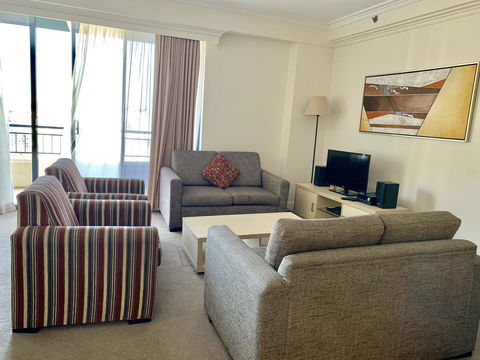 Castle Serviced Apartments - Accommodation Resorts 5