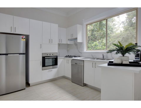 Large, Stylish And Quiet Penthouse Steps From Surf - Accommodation Resorts 3