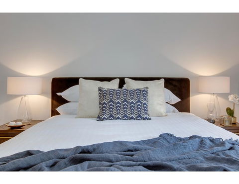 Large, Stylish And Quiet Penthouse Steps From Surf - Accommodation Resorts 7