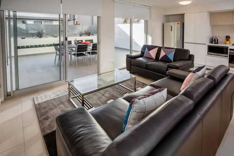 Hamilton Executive Apartments - Accommodation Resorts 23