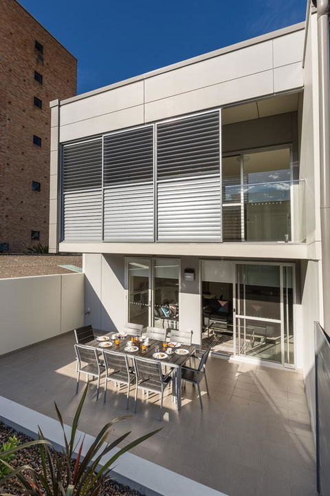 Hamilton Executive Apartments - Accommodation Resorts 2