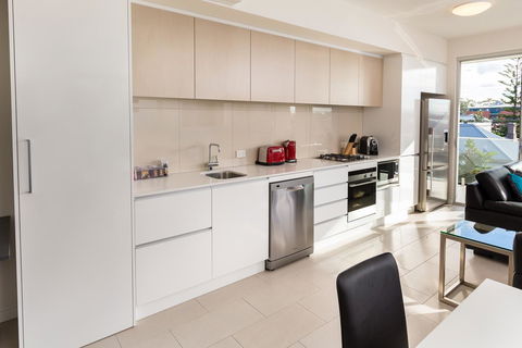 Hamilton Executive Apartments - Accommodation Resorts 40