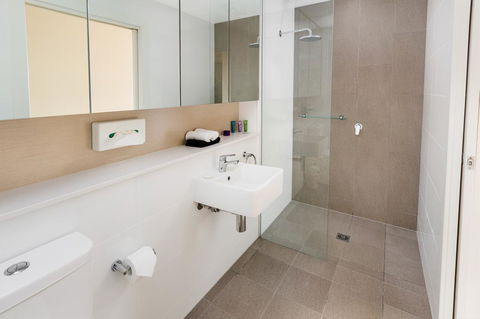 Hamilton Executive Apartments - Accommodation Resorts 38