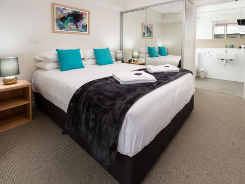 Hamilton Executive Apartments - Accommodation Resorts 13