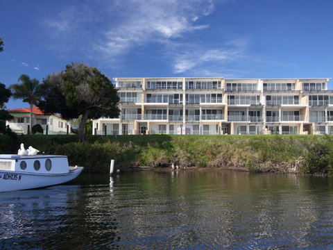Regatta 13 - Accommodation Resorts 2