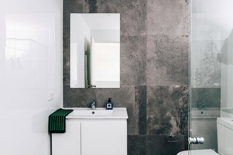 UKO Stanmore - Accommodation Resorts 7