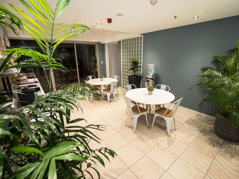 Crown Hotel Surry Hills - Accommodation Resorts 5