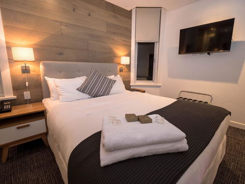 Crown Hotel Surry Hills - Accommodation Resorts 2
