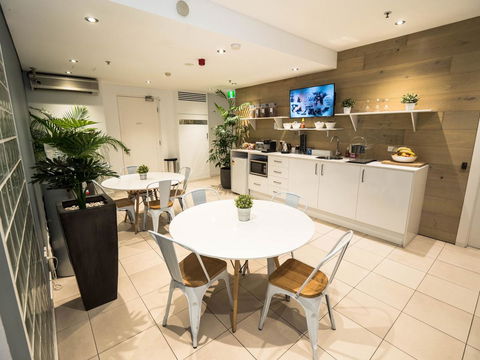Crown Hotel Surry Hills - Accommodation Resorts 6