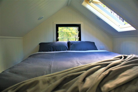 Christopher Tiny House - Accommodation Resorts 7