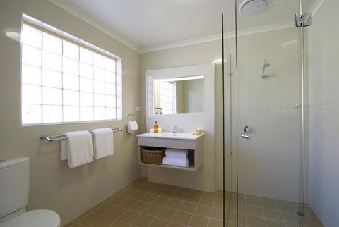 Marty's @ Little Beach - Accommodation Resorts 1