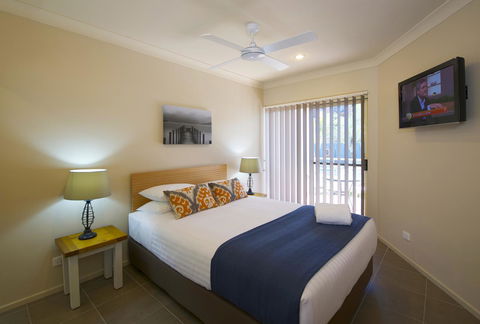 Marty's @ Little Beach - Accommodation Resorts 13