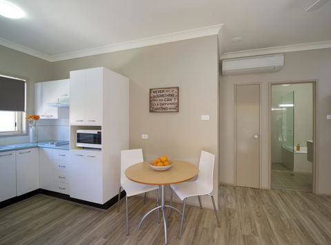 Marty's @ Little Beach - Accommodation Resorts 18