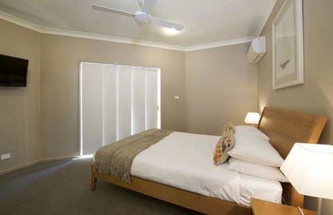Marty's @ Little Beach - Accommodation Resorts 8