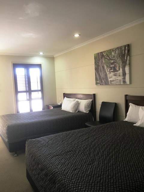 Balranald Club Motel - Accommodation Resorts 17