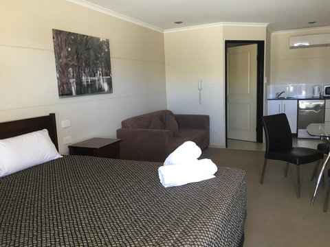 Balranald Club Motel - Accommodation Resorts 3