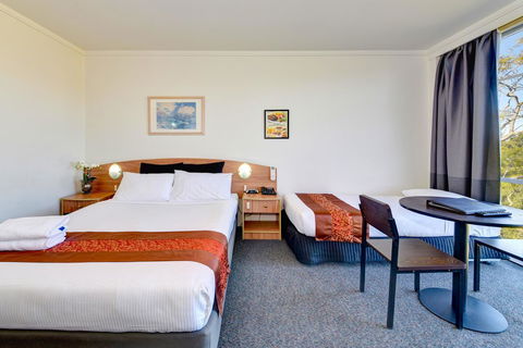 The Select Inn Ryde - Accommodation Resorts 4