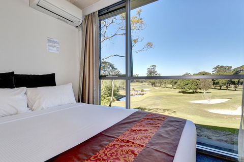 The Select Inn Ryde - Accommodation Resorts 6