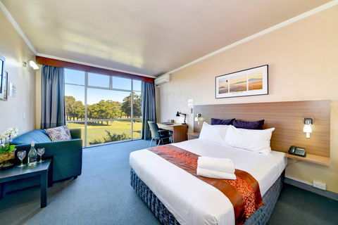 The Select Inn Ryde - Accommodation Resorts 14
