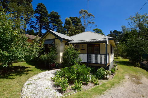 Allegra Cottage Of Leura - Accommodation Resorts 11