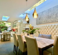3 Storey Home Close Walk to Fox Studios SCG  City - Accommodation Resorts