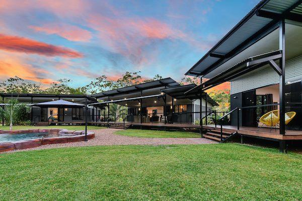 Moulden NT Accommodation Resorts