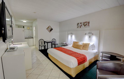 Elkira Court Motel - Accommodation Resorts 6