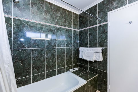 Elkira Court Motel - Accommodation Resorts 16