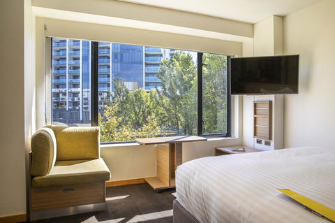 Crowne Plaza Canberra, An IHG Hotel - Accommodation Resorts 14