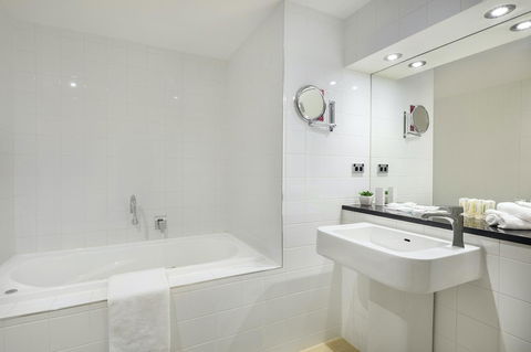 Crowne Plaza Canberra, An IHG Hotel - Accommodation Resorts 28