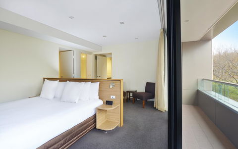 Crowne Plaza Canberra, An IHG Hotel - Accommodation Resorts 13
