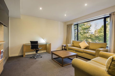 Crowne Plaza Canberra, An IHG Hotel - Accommodation Resorts 37