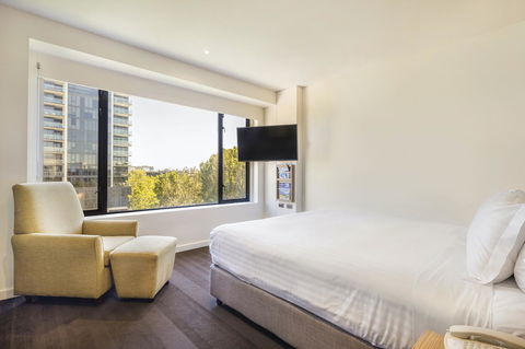 Crowne Plaza Canberra, An IHG Hotel - Accommodation Resorts 21