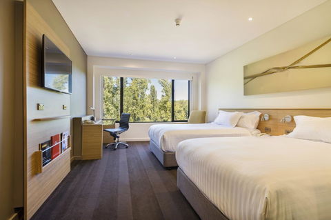 Crowne Plaza Canberra, An IHG Hotel - Accommodation Resorts 32