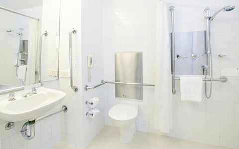 Crowne Plaza Canberra, An IHG Hotel - Accommodation Resorts 24