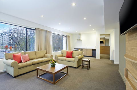 Crowne Plaza Canberra, An IHG Hotel - Accommodation Resorts 11
