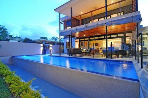 Bramston Beach - Luxury Holiday House - Accommodation Resorts 0