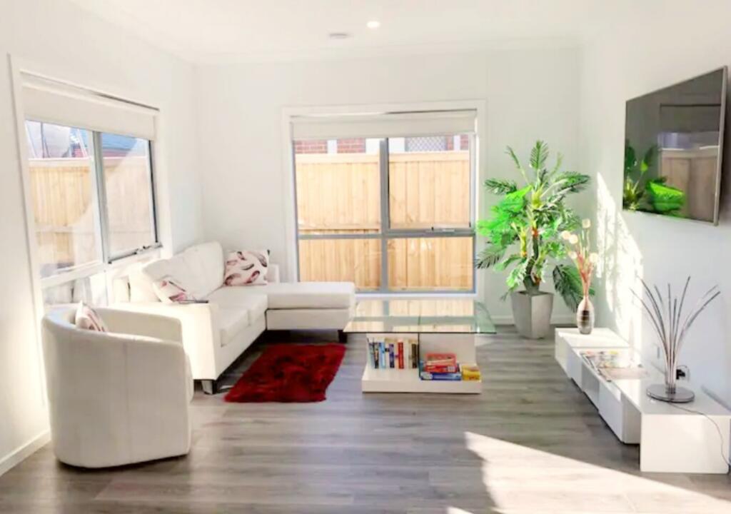 Charlemont ACT Accommodation Resorts