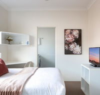 Bright Studio Steps from Westmead Hospital - Accommodation Resorts