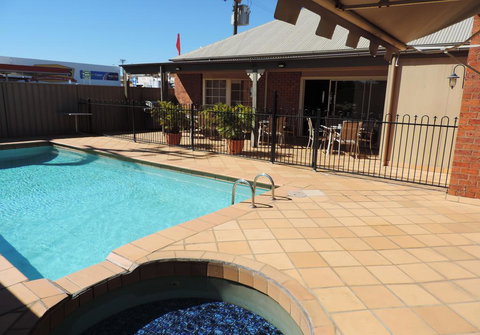 Burke & Wills Mt Isa - Accommodation Resorts 0