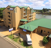 Burnett Riverside Hotel - Accommodation Resorts