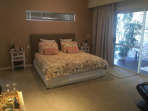 Burns Beach Bed And Shower - Accommodation Resorts 1