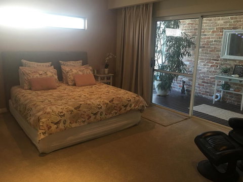 Burns Beach Bed And Shower - Accommodation Resorts 2