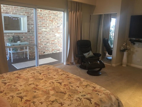 Burns Beach Bed And Shower - Accommodation Resorts 3