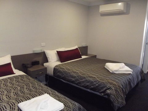 Bushman's Motor Inn - Accommodation Resorts 1