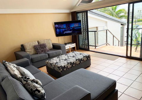 Byron Bay Beachfront Apartments - Accommodation Resorts 2