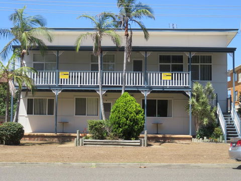 Cabenay 3 - VIEWS ACROSS THE PARK - Accommodation Resorts 0