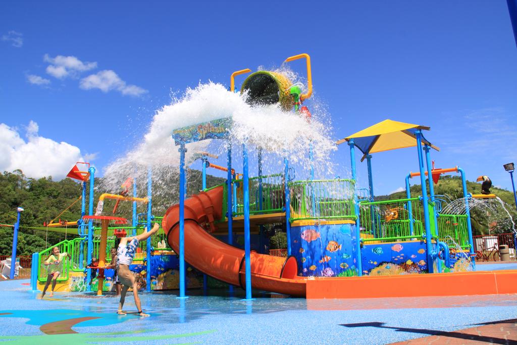 Woree QLD Accommodation Resorts