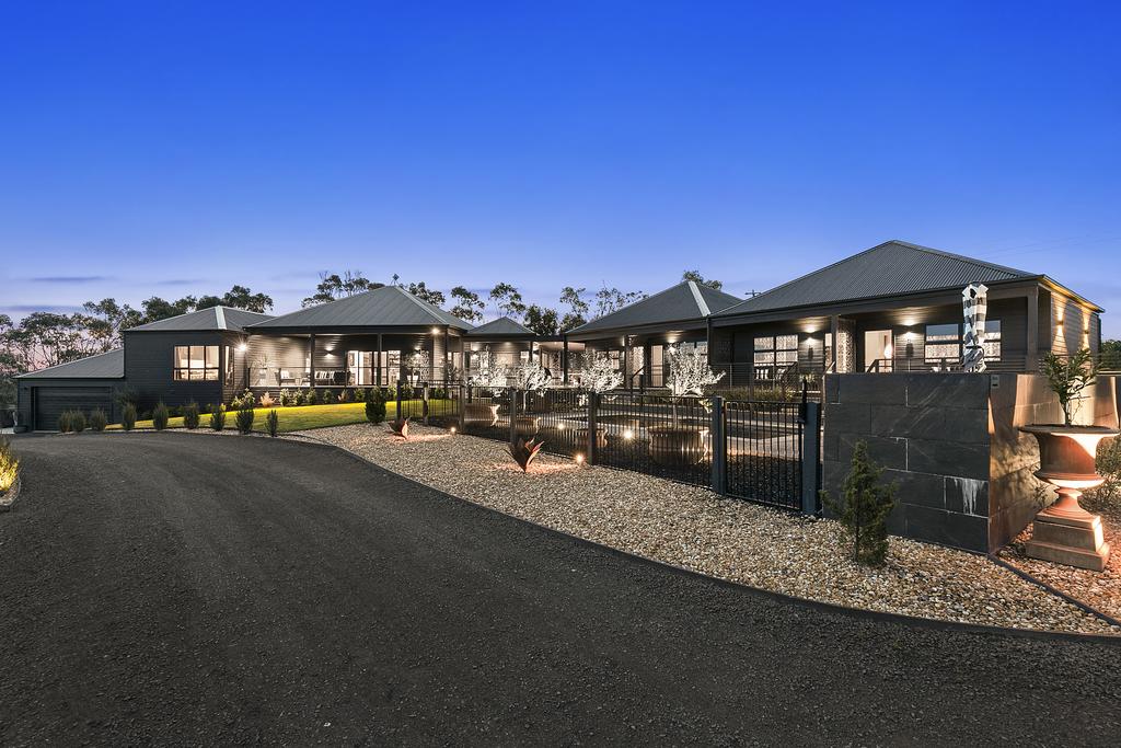 Meeniyan VIC Accommodation Resorts
