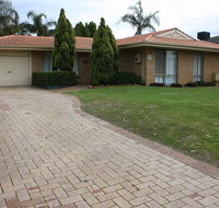 Canal Time Home Mandurah - Accommodation Resorts